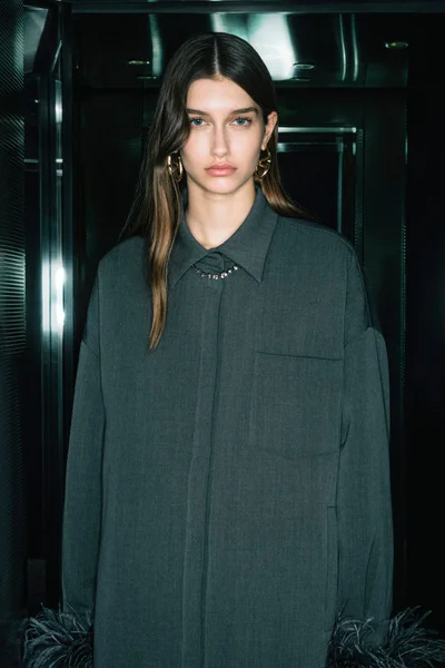 Look 17